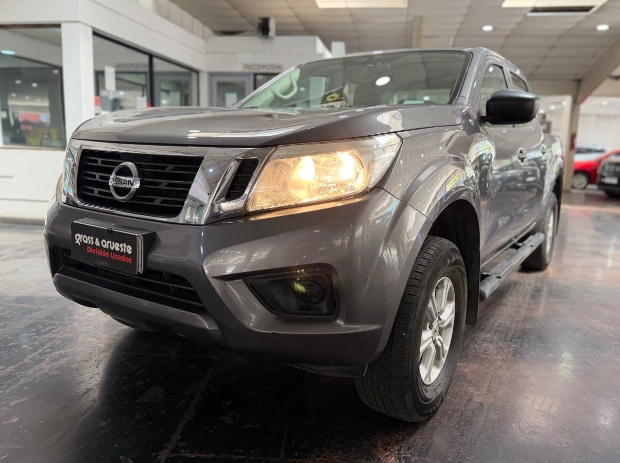 Nissan Np300